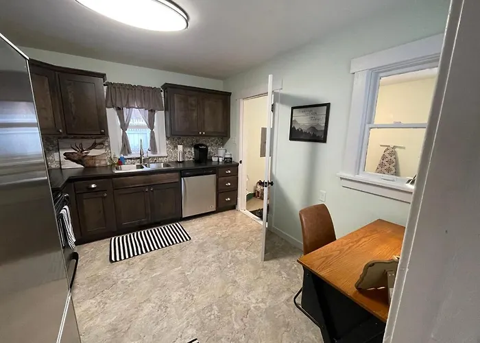 Downtown Casper- Big Tree- Wyoming Medical Center Holiday home *